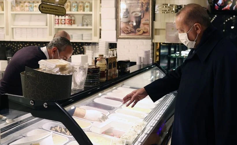 Cumhurbaşkanı Erdoğan bir pastaneden alışveriş yaptı