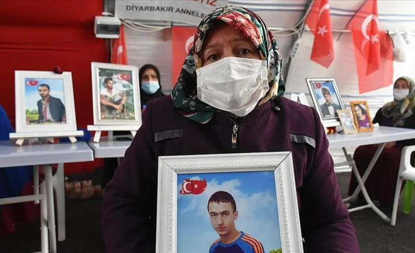 Diyarbakır annelerinden Üçdağ: Kendi öz irademle gelip buraya oturmuşum