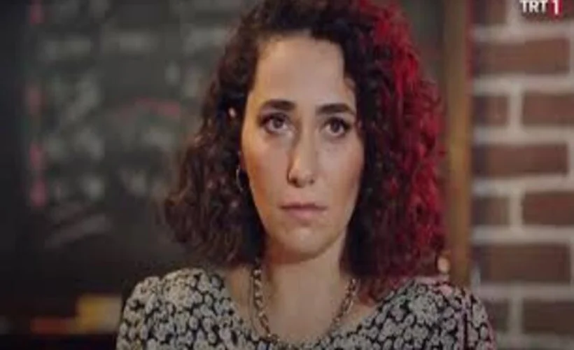 Esra Ruşan kimdir?