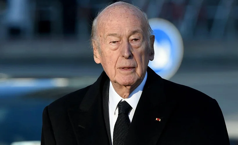 Fransa eski Cumhurbaşkanı d'Estaing koronadan öldü