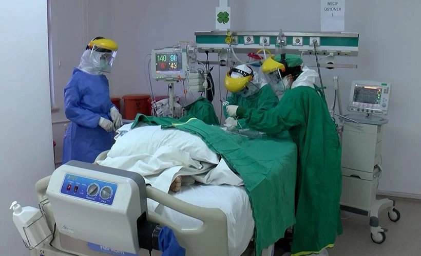 Her 10 koronavirüs hastasından 1'i sağlık çalışanı
