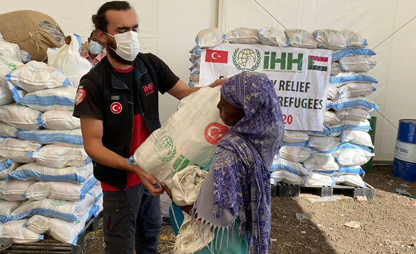 İHH'dan Etiyopyalı mültecilere gıda ve sağlık yardımı