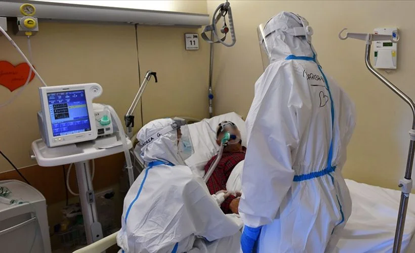 İtalya'da son 24 saatte 761 kişi Kovid-19'dan hayatını kaybetti