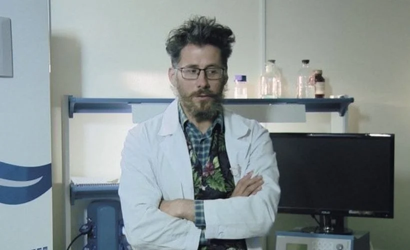 Koronavirüs aşısı ve kanser hastalığı üzerinde çalışan Rus doktor ölü bulundu