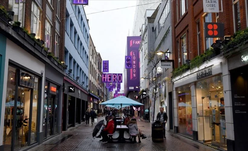 Londra'da Kovid-19 salgınına karşı dördüncü aşama önlemler uygulanmaya başladı