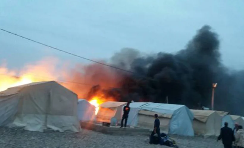 Lübnan'da Suriyeli mültecilerin çadır kampı ateşe verildi