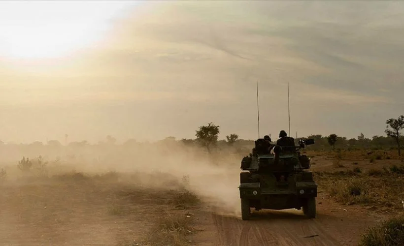Mali'de 3 Fransız asker araçlarına düzenlenen bombalı saldırıda öldü