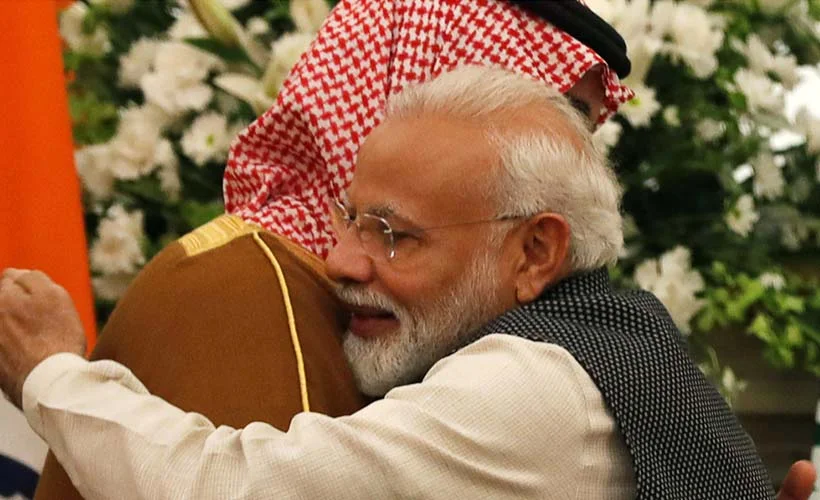 'Pakistan'a sırtını dönen Riyad, Hindistan'a kucak açtı'