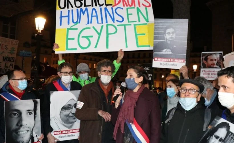Paris'te Sisi'nin kırmızı halılarla karşılanması protesto edildi