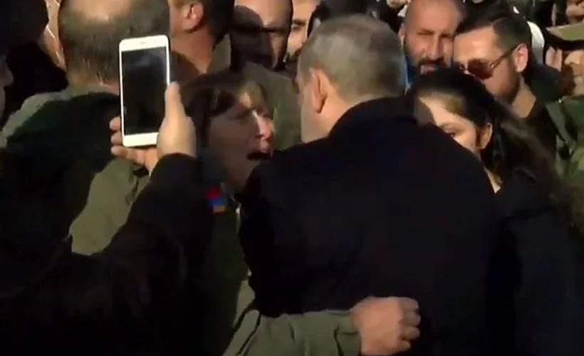 Paşinyan'ın zor anları!