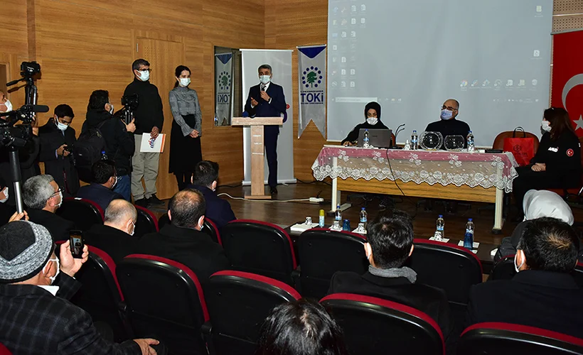 Pütürge'de 104 deprem konutu hak sahiplerine teslim edildi