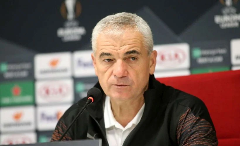 Sivasspor Teknik Direktörü Çalımbay koronavirüse yakalandı