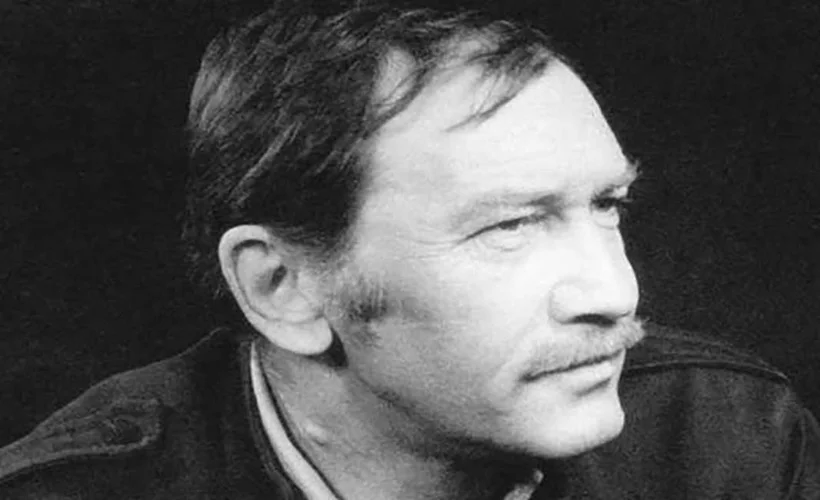 Turgut Uyar kimdir?