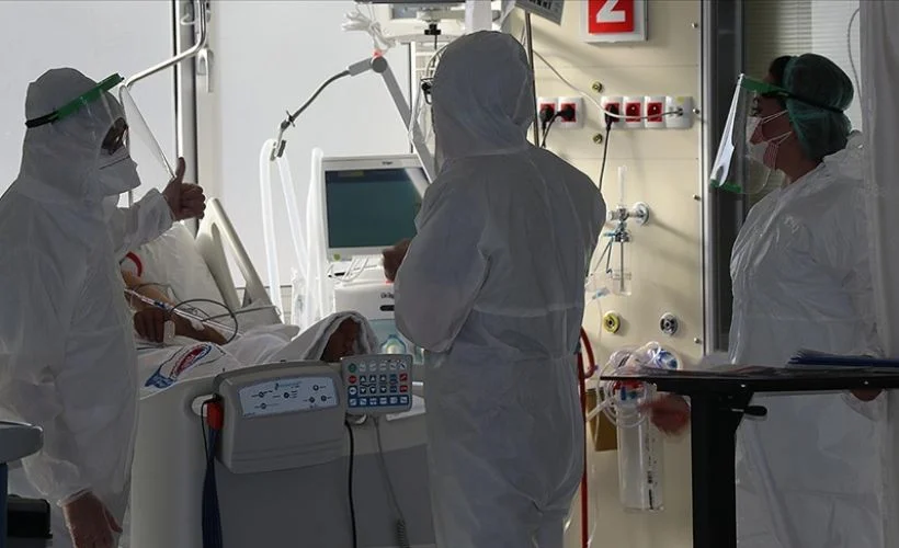 Türkiye'de son 24 saatte 29 bin 617 kişinin testi pozitif çıktı, 229 kişi hayatını kaybetti