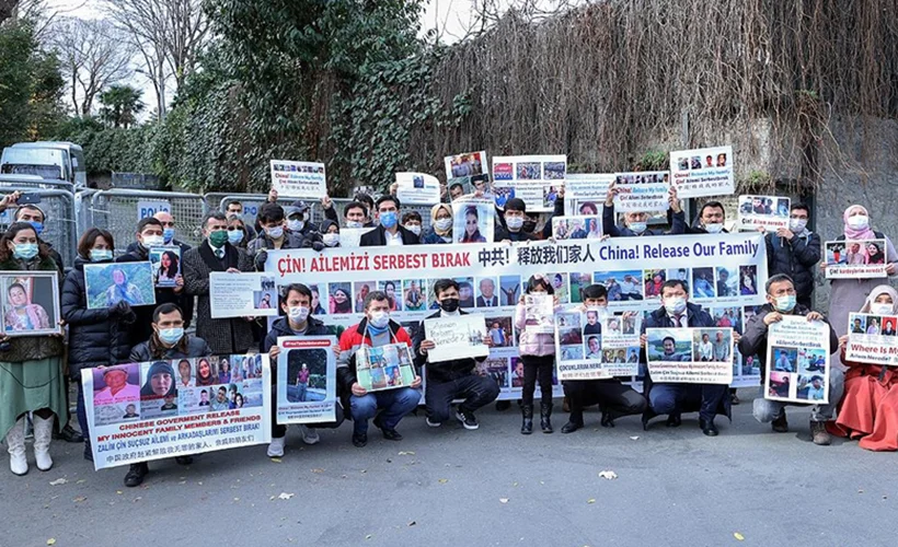 Uygur Türkleri'nden Çin'in İstanbul Başkonsolosluğu önünde eylem