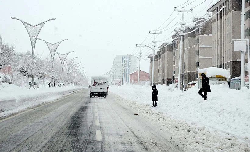 3 ilde 729 yerleşim birimi ulaşıma kapalı
