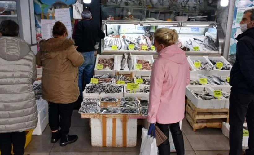 400 kilo 'Ege hamsisi' 4 saatte tükendi