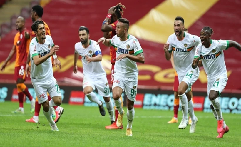 Alanyaspor'dan tarihi başarı