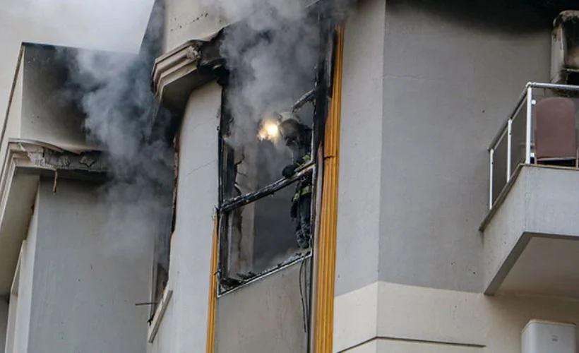 'Allah belanızı versin' notunu bıraktı, kiraladığı evi yakıp kaçtı