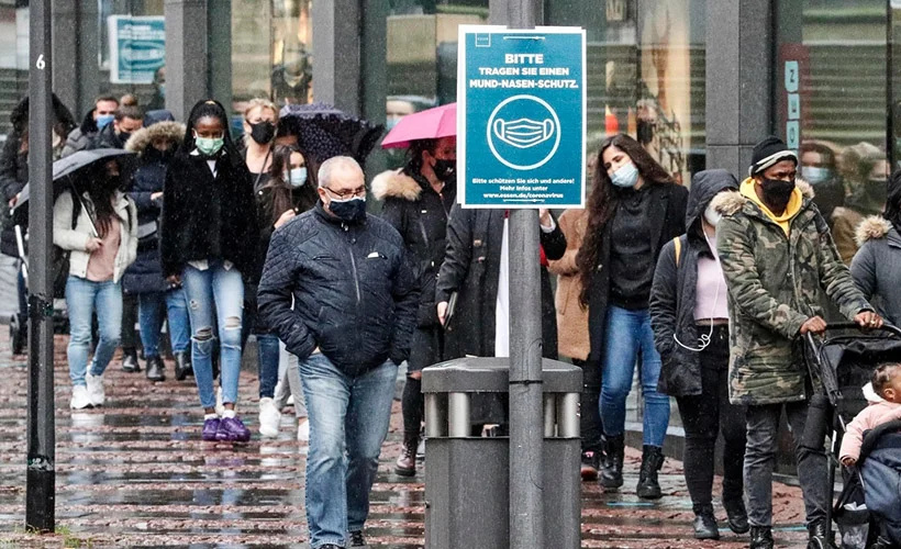 Almanya'da son 24 saatte 989 kişi daha koronadan öldü