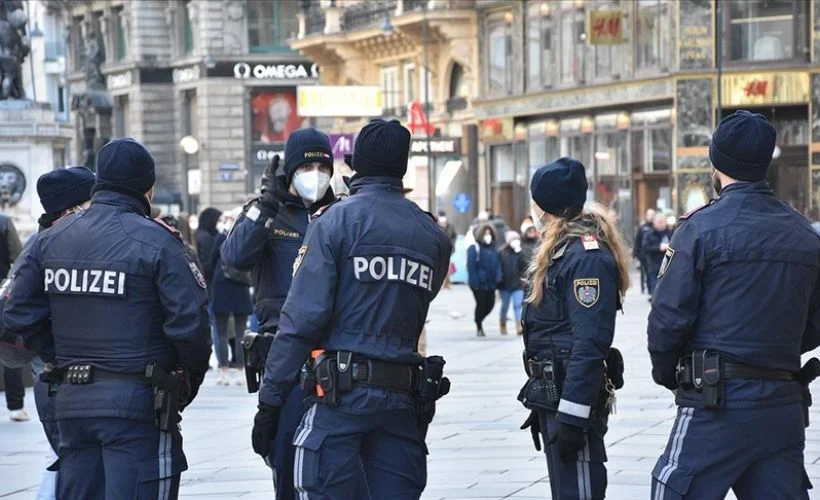 Avusturya'da hafta sonu yapılması planlanan Kovid-19 önlemleri karşıtı gösteriler yasaklandı