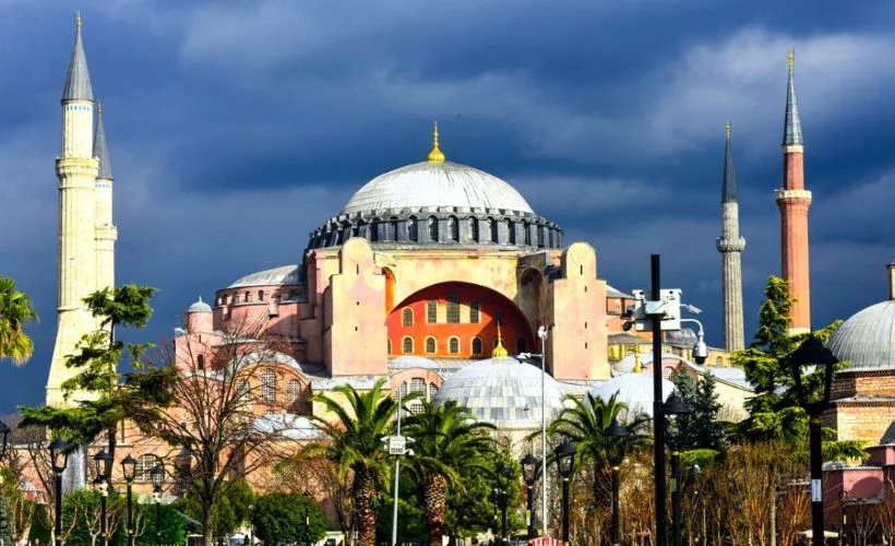 Ayasofya Camii'nde onlarca eser 87 yıl sonra gün yüzüne çıkıyor