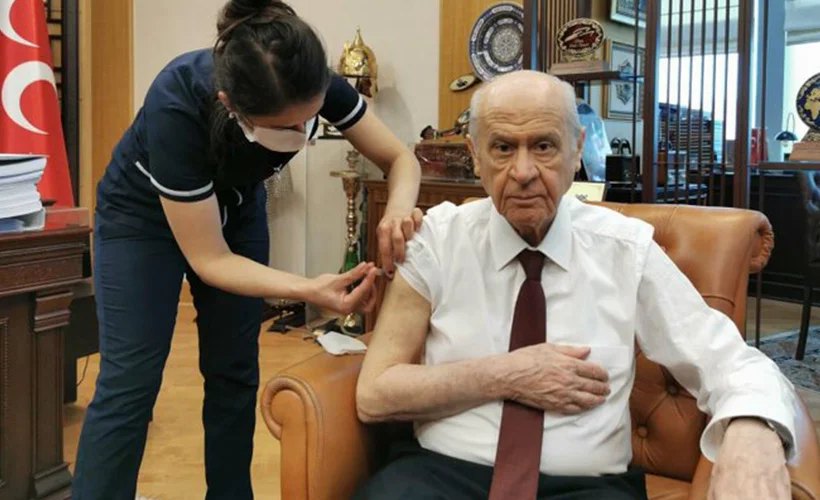Bahçeli de Kovid-19 aşısı yaptırdı