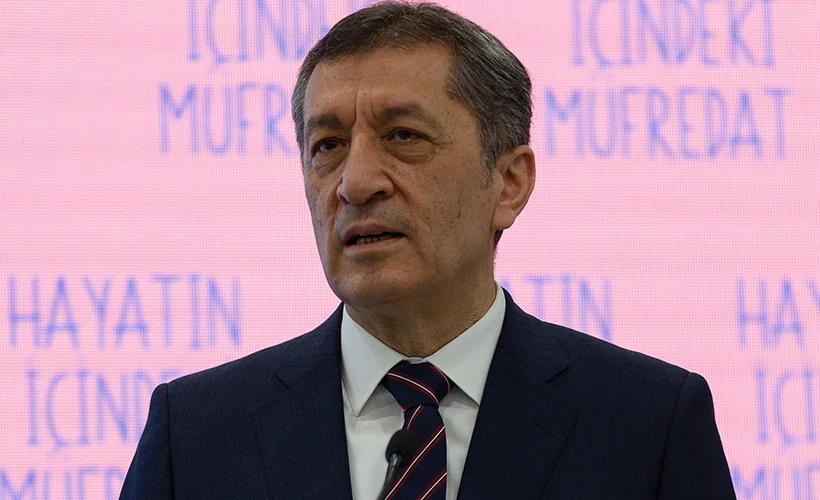 Bakan Selçuk, 'Hayatın İçindeki Müfredat Kitabı'nı tanıttı