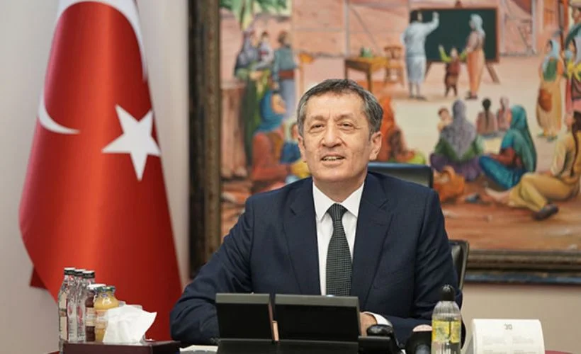 Bakan Selçuk: Mesleki gelişim programları 400 bin öğretmenimizin başvurusuna açıldı