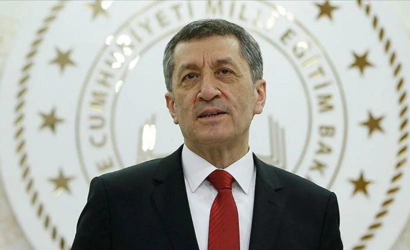 Bakan Selçuk: Salgın sona erecek, sosyal mesafesiz eğitime devam edeceğiz