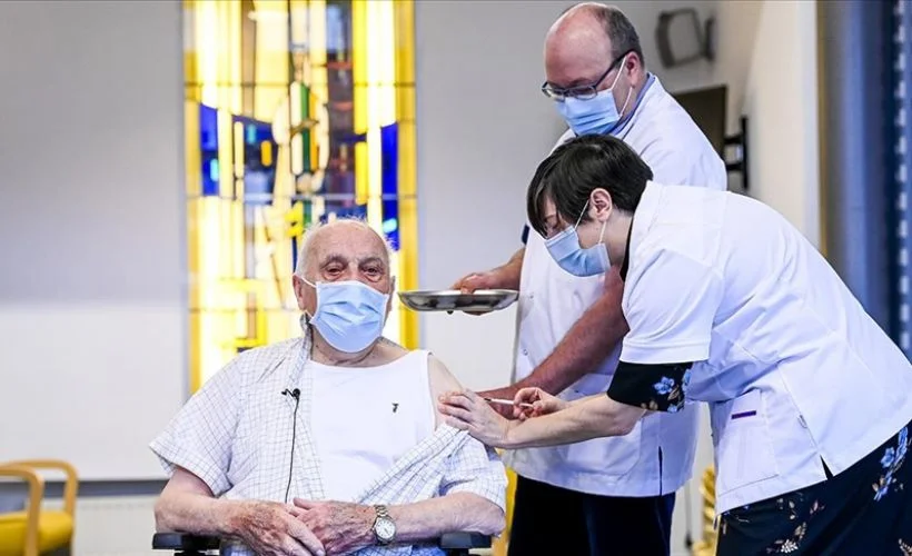 Belçika'da 20 günde yaklaşık 50 bin kişi aşılandı