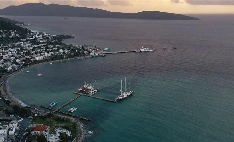 Bodrum'da yağış sonrası denizin rengi değişti