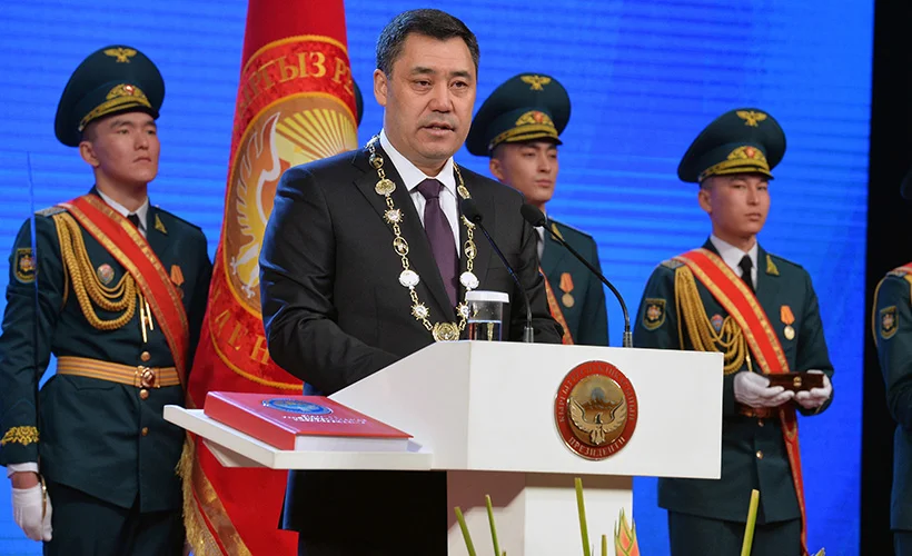 Caparov, yemin ederek görevine başladı