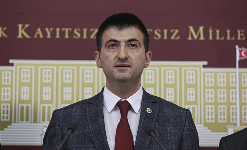 CHP'den istifa eden Çelebi: CHP yönetimindeki keyfiyet kan kusup kızılcık şerbeti içmemize neden oldu