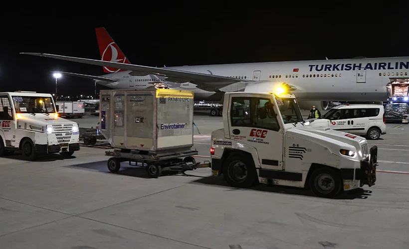 Çin'den ithal edilen aşıların ikinci partisi de Türkiye'ye geldi