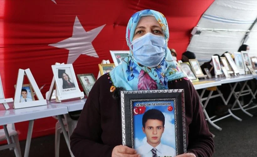Diyarbakır annelerinden Övünç: Kar da yağsa oğlumu almadan gitmeyeceğim