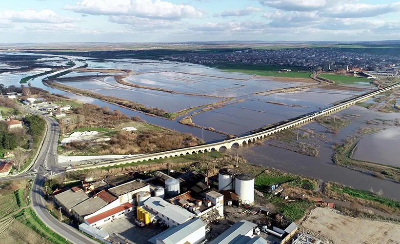 Ergene Nehri taştı, tarım arazileri sular altında kaldı
