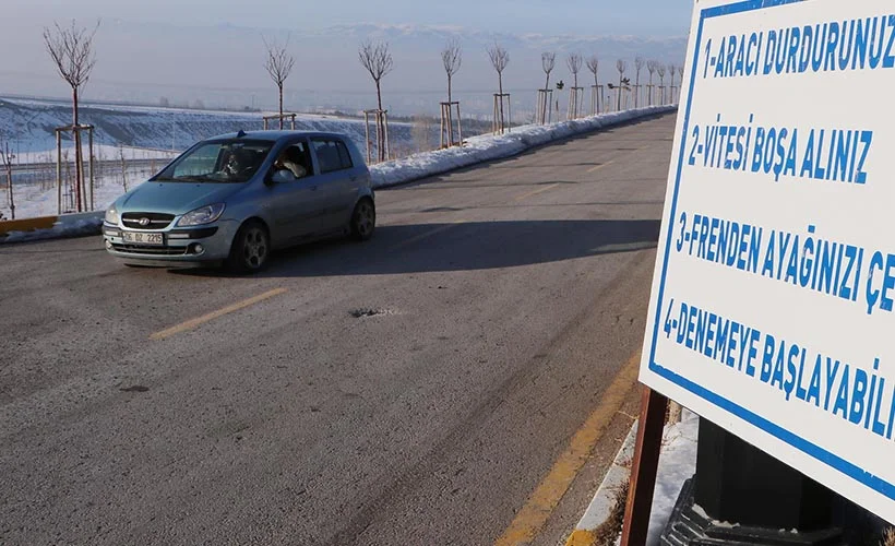 Erzurum'da 'gizemli yol' şaşırtıyor