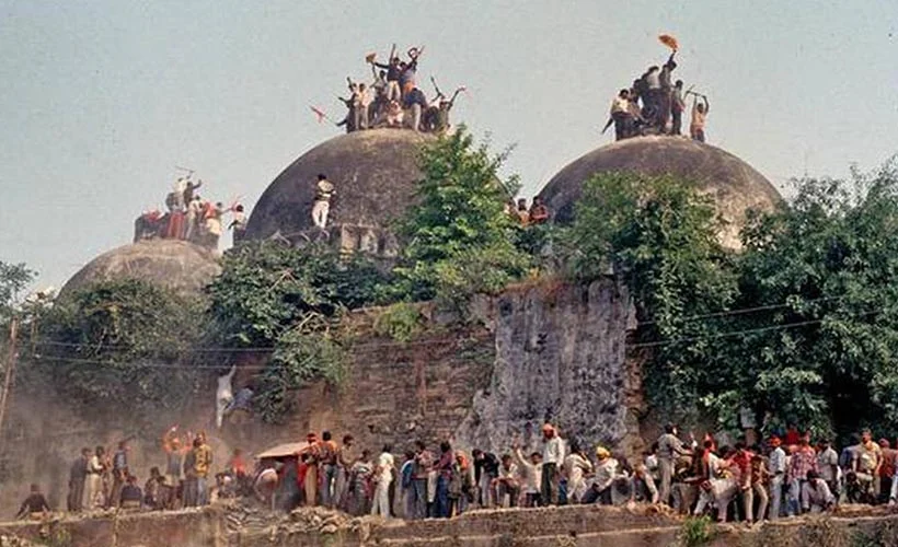 Hindular tarafından yıkılan Babri Camisi'nin temeli yarın atılıyor