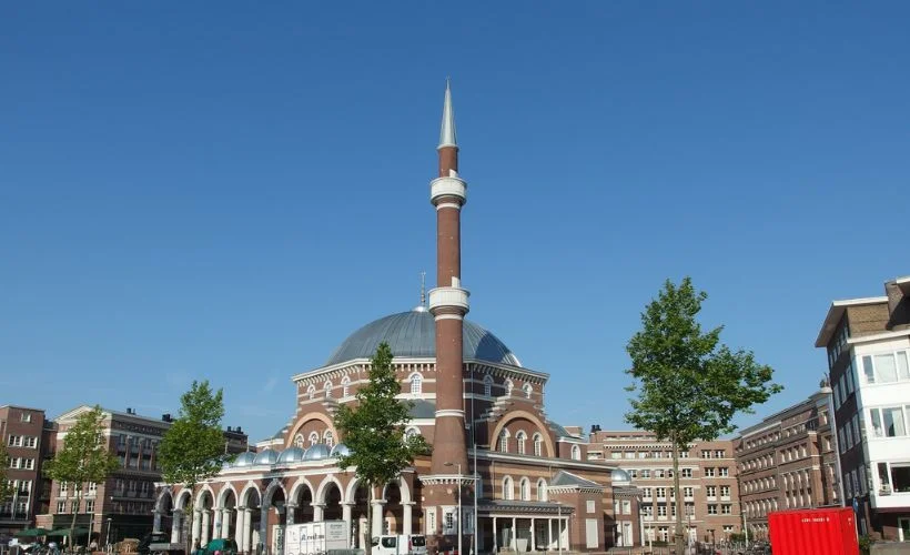 Hollanda: Dini kuruluşlara Türkiye'den para akışını yasaklamak mümkün değil