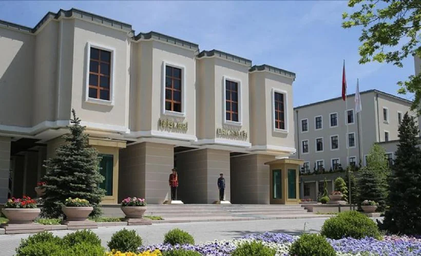 İki belediye meclis üyesi görevinden uzaklaştırıldı