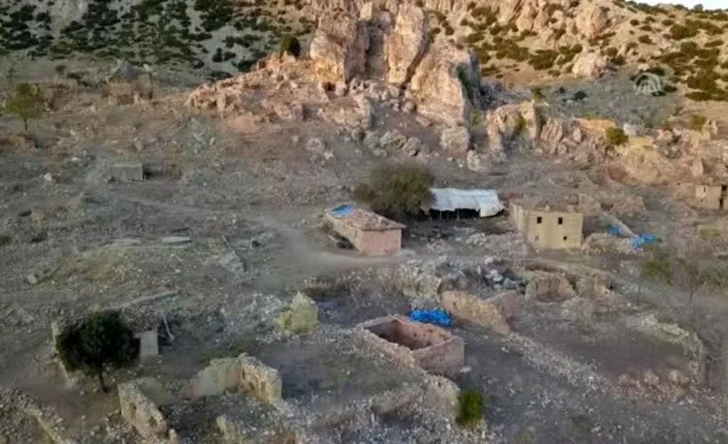 Isparta'daki köyde 28 ev heyelan tehlikesi nedeniyle boşaltılıyor