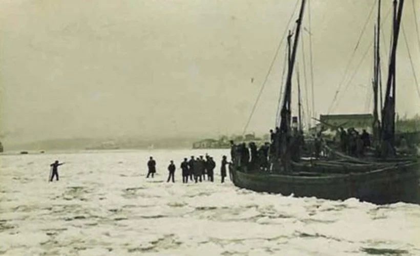 İstanbul boğazında 'tarihi buzlanma'