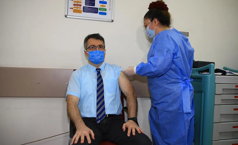 Kovid-19 aşısı yaptıranların sayısı 500 bini geçti