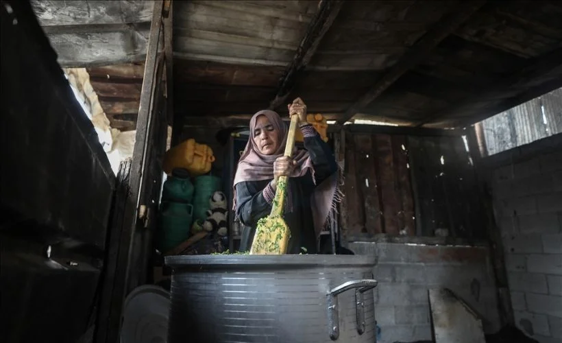 Kuşatma altındaki Gazzeli ailelere yemek yardımı