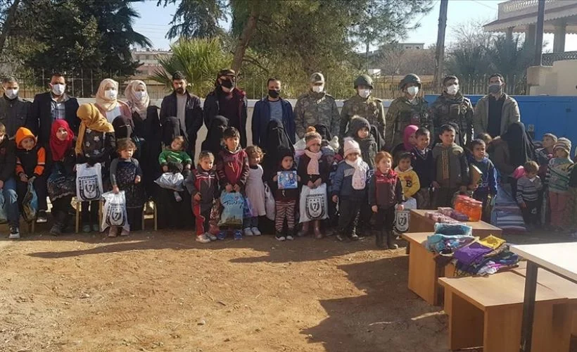 Mehmetçik, Rasulayn'daki dul ve yetimlerin yüzünü güldürdü