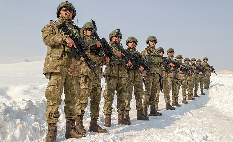 Mehmetçik yeni kamuflajlarıyla görev başında