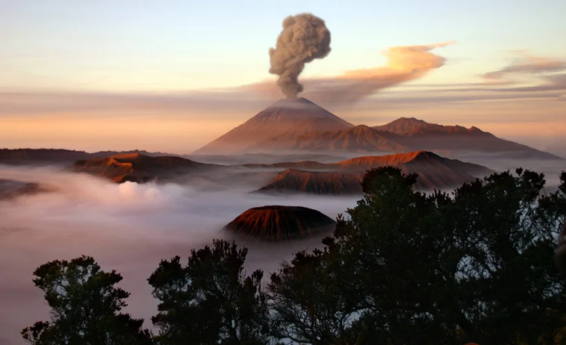 Merapi Yanardağı'nda patlama