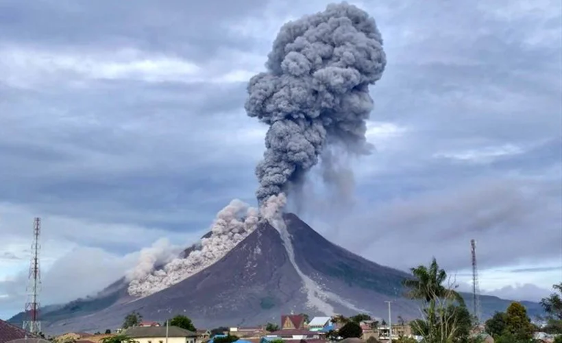 Merapi Yanardağı'nda son 24 saatte 52 patlama
