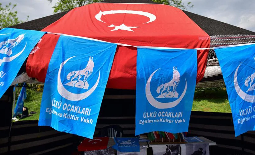 Merkel'in partisinden 'Ülkücü Hareket' açıklaması